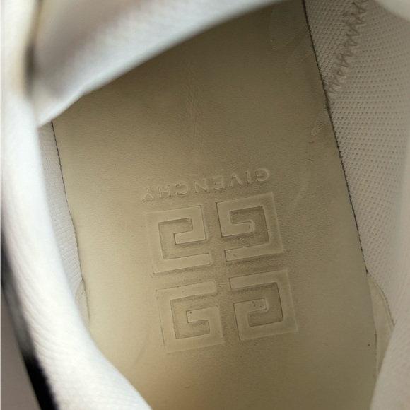 Givenchy Chito Sneakers - Picture 5 of 15